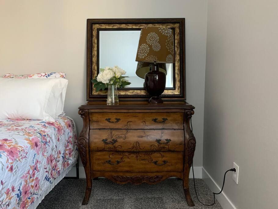 Rooms With A Mountain View Pleasant Grove Extérieur photo