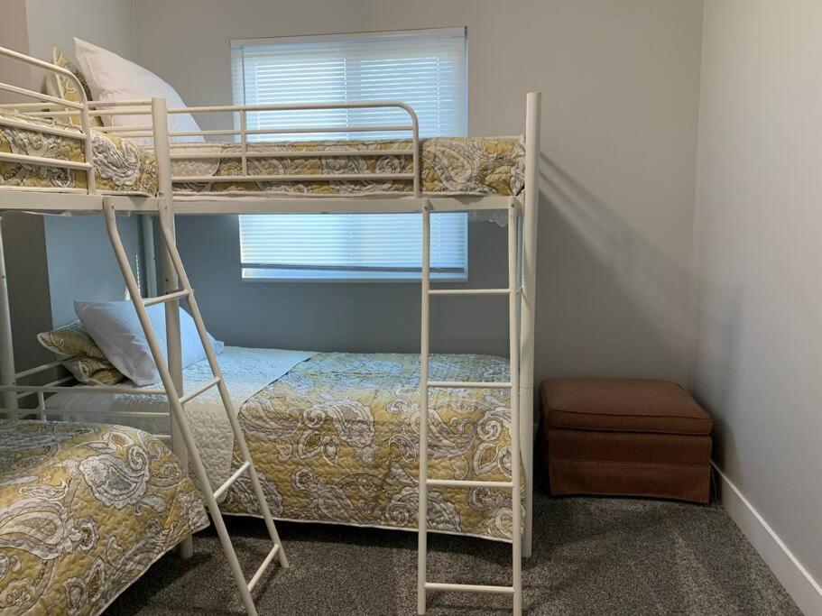Rooms With A Mountain View Pleasant Grove Extérieur photo